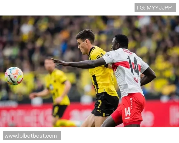 德甲冷门：多特蒙德与巴黎圣日耳曼激战成平局引发全场热议